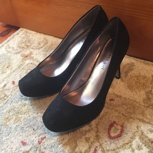 Madden Girl Getta Suede Pumps Size 8 1/2 ⭐️